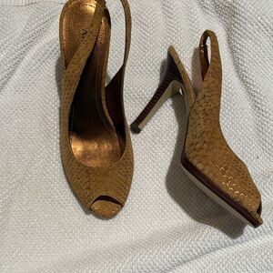 Women’s Anne kleSlingback Peep-Toe Heels in Tan